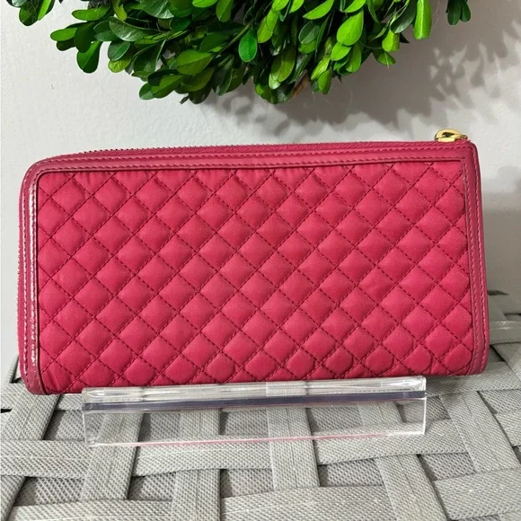 💎PRADA Pink Quilted Nylon Zip Around Wallet - Picture 2 of 11